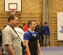 Liiton sihteeri ja Toni seuraavat 83kg sarjaa