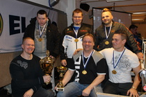 v. 2014 Penkkipunnerrusjoukkue huoltajineen